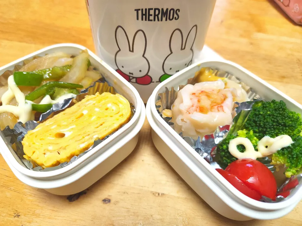 Snapdishの料理写真:生姜焼、だし巻き玉子、カニ焼売
ブロッコリー&ミニトマト|清水愛情弁当さん