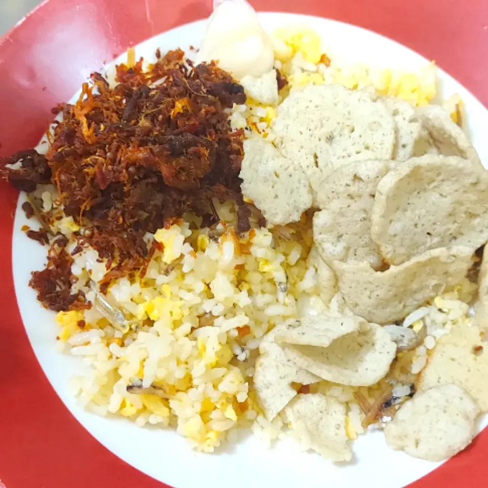 Fried rice with side dish
- Serunding Daging
- Fish Crackers
- Garlic Pickle|simatasepetさん