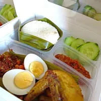 Snapdishの料理写真:Nasi Lemak|Elinaさん