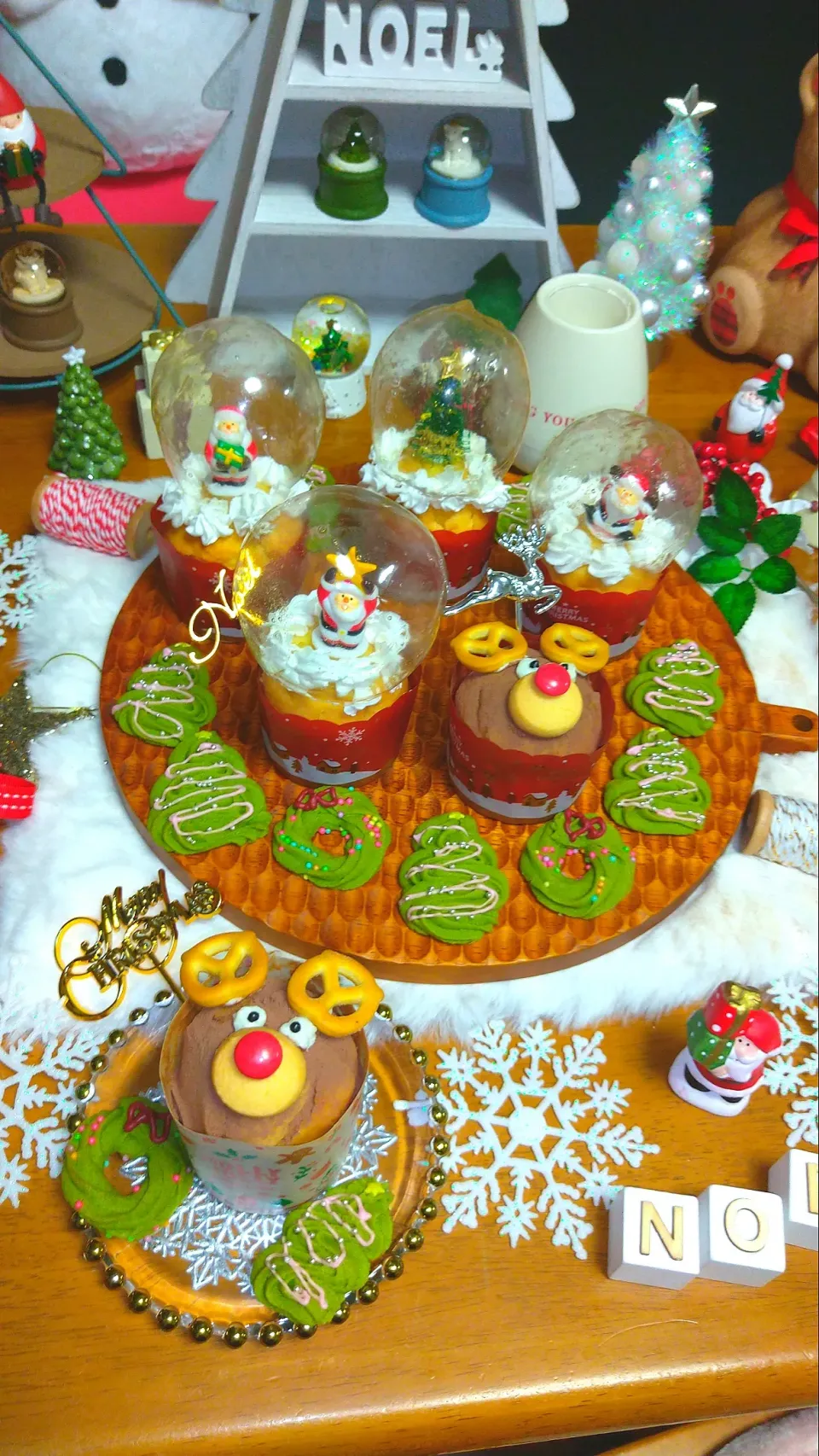 スノードームカップケーキ🧁🎅トナカイカップケーキ🦌＆搾り出しクッキー🎄|とししいたけさん