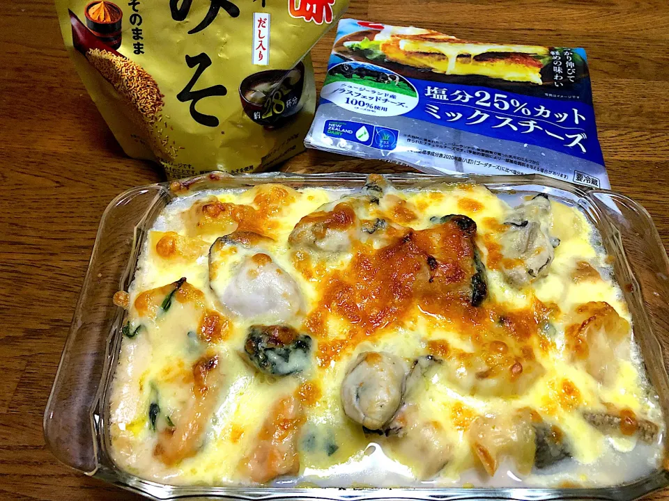 Snapdishの料理写真:鮭とポテトと牡蠣の味噌グラタン|シャークさん