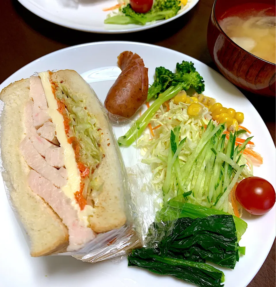 昨日の朝ごパン🥪|がおりんさん