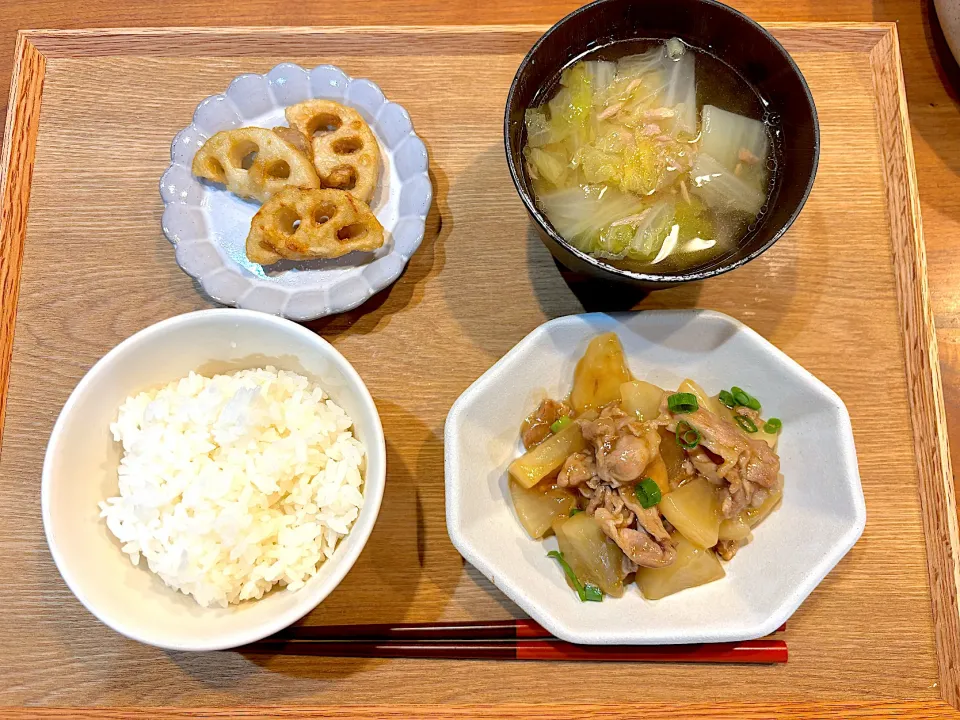 今日の夜ご飯(豚バラ大根、蓮根の唐揚げ、白菜ツナスープ)|cocomikaさん