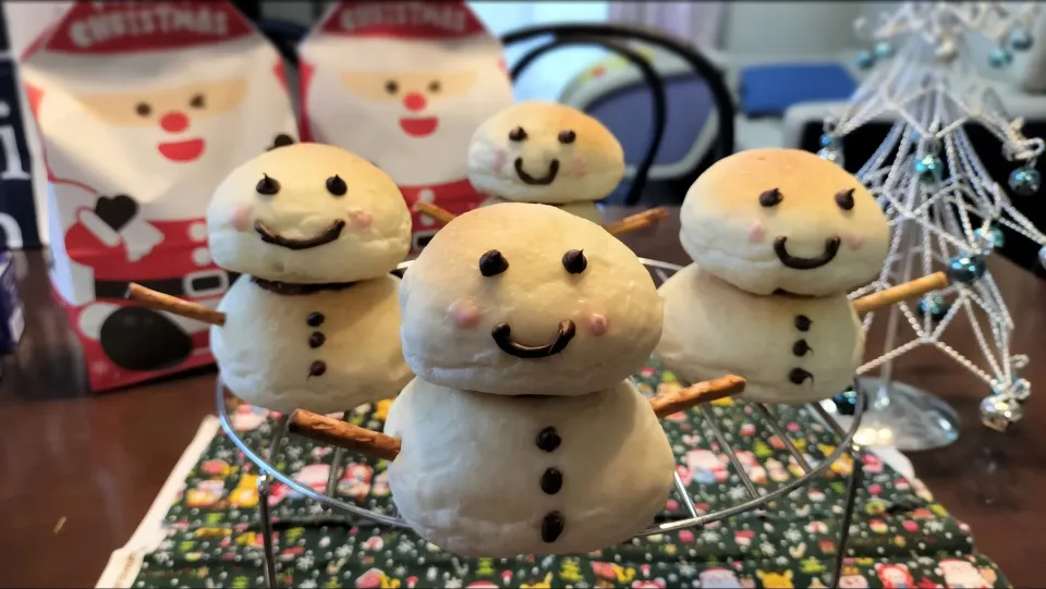 ☃ココナッツミルクで雪だるまパン⛄|みよぱさん