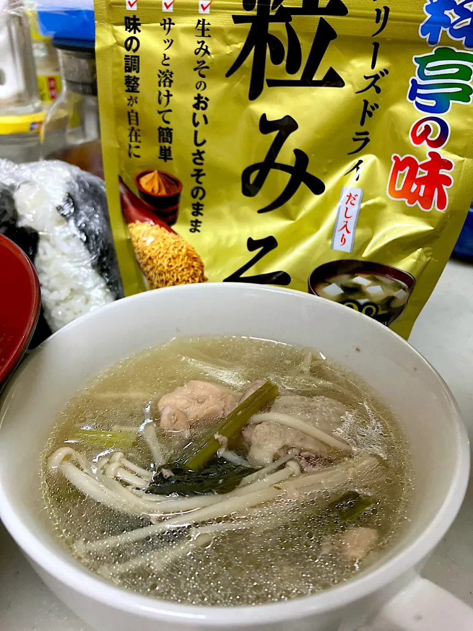 Snapdishの料理写真:鍋汁で簡単味噌汁|まるちゃんさん