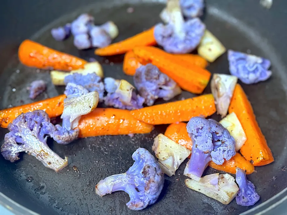 Grilled broccoli and carrots|yeni kartikasariさん