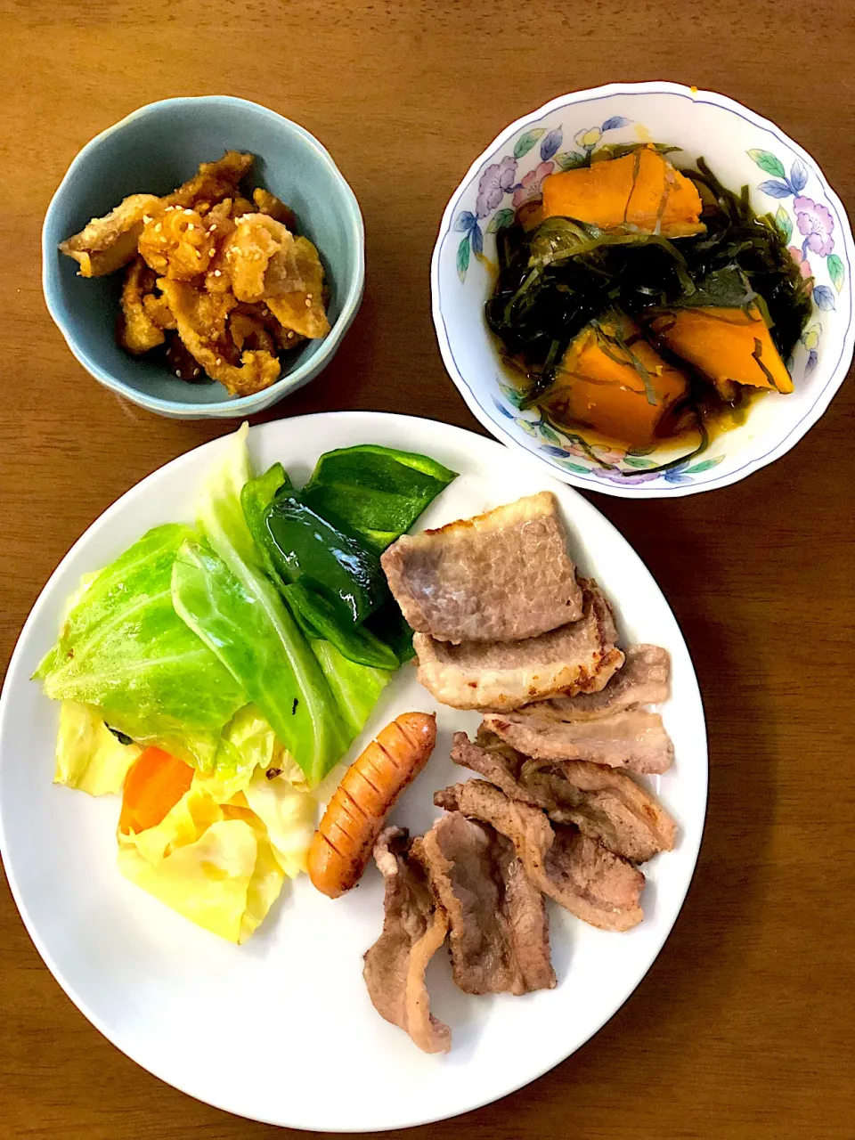 焼肉風、かぼちゃと昆布煮物、鶏皮甘辛揚げ|みゆき🍑さん