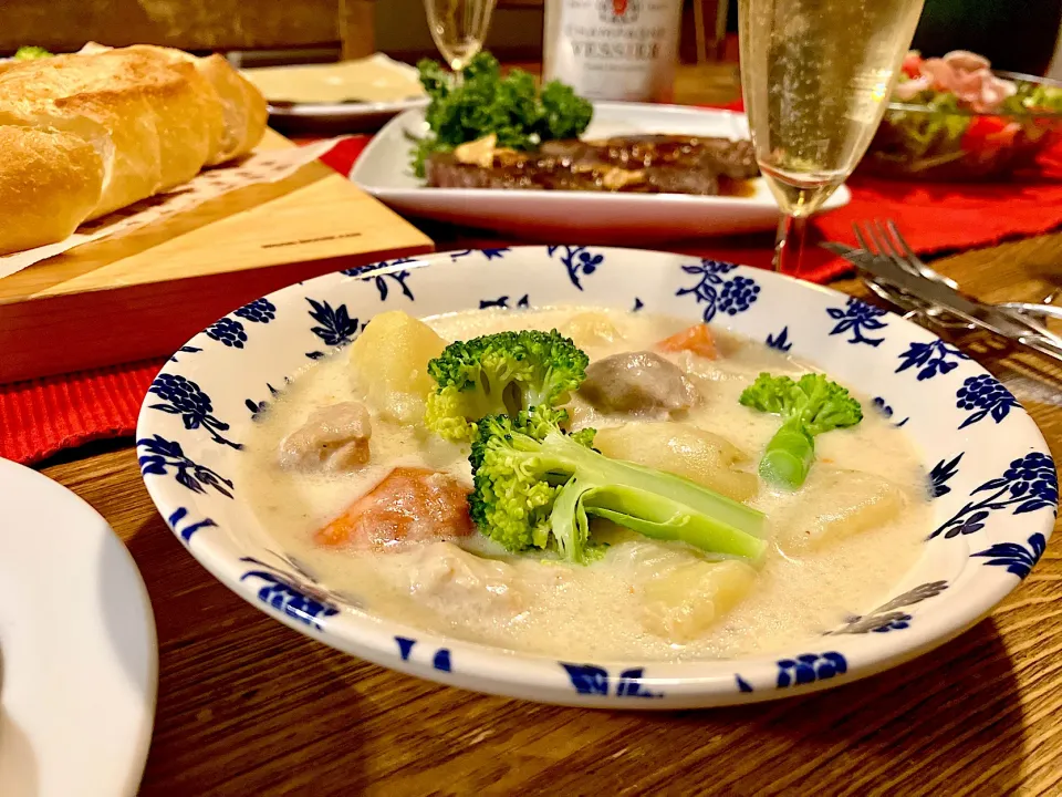 Snapdishの料理写真:ホワイトチキンクリームシチュー 🧈🥛🍽️|sato*さん