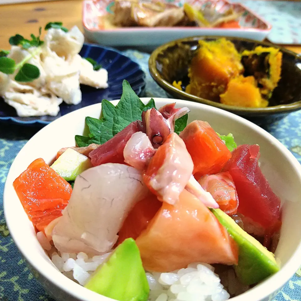 海鮮切り落としでミニ海鮮丼😆|とまと🍅さん