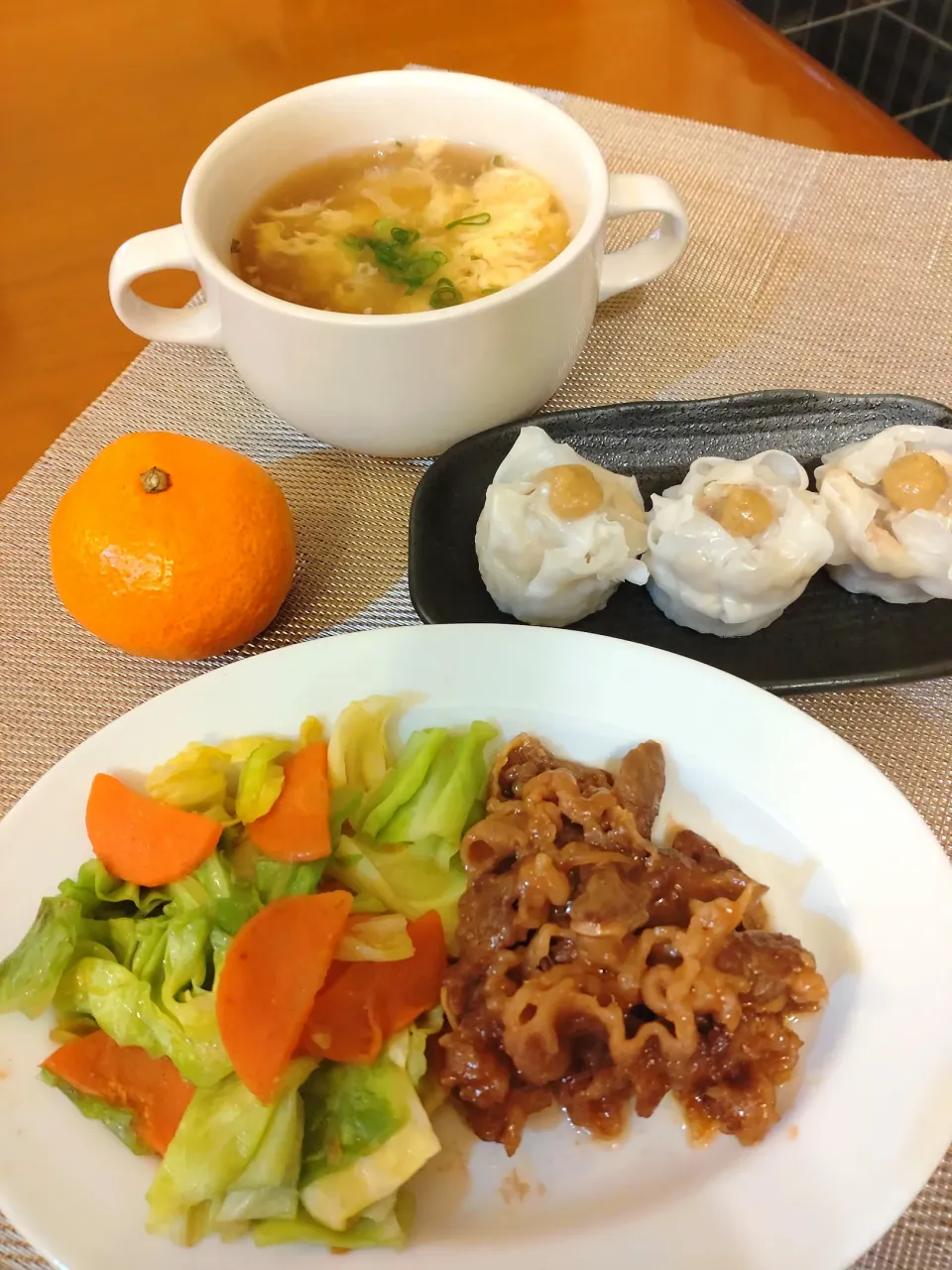 Snapdishの料理写真:☆プルコギ
☆シュウマイ
☆中華スープ
☆🍊|chikakoさん