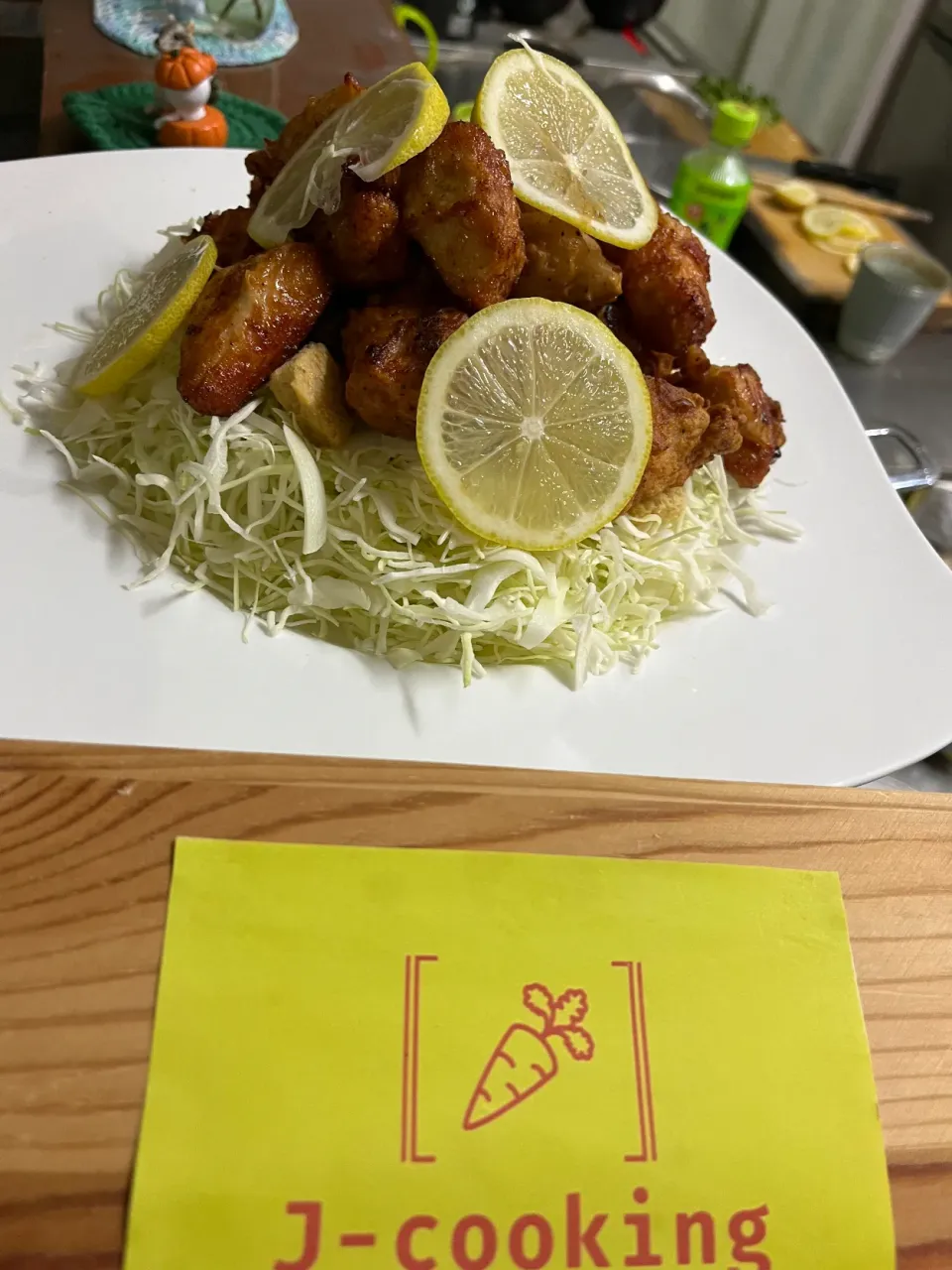 Snapdishの料理写真:フライドチキンにレモンがおじゃまします|J-cookingさん