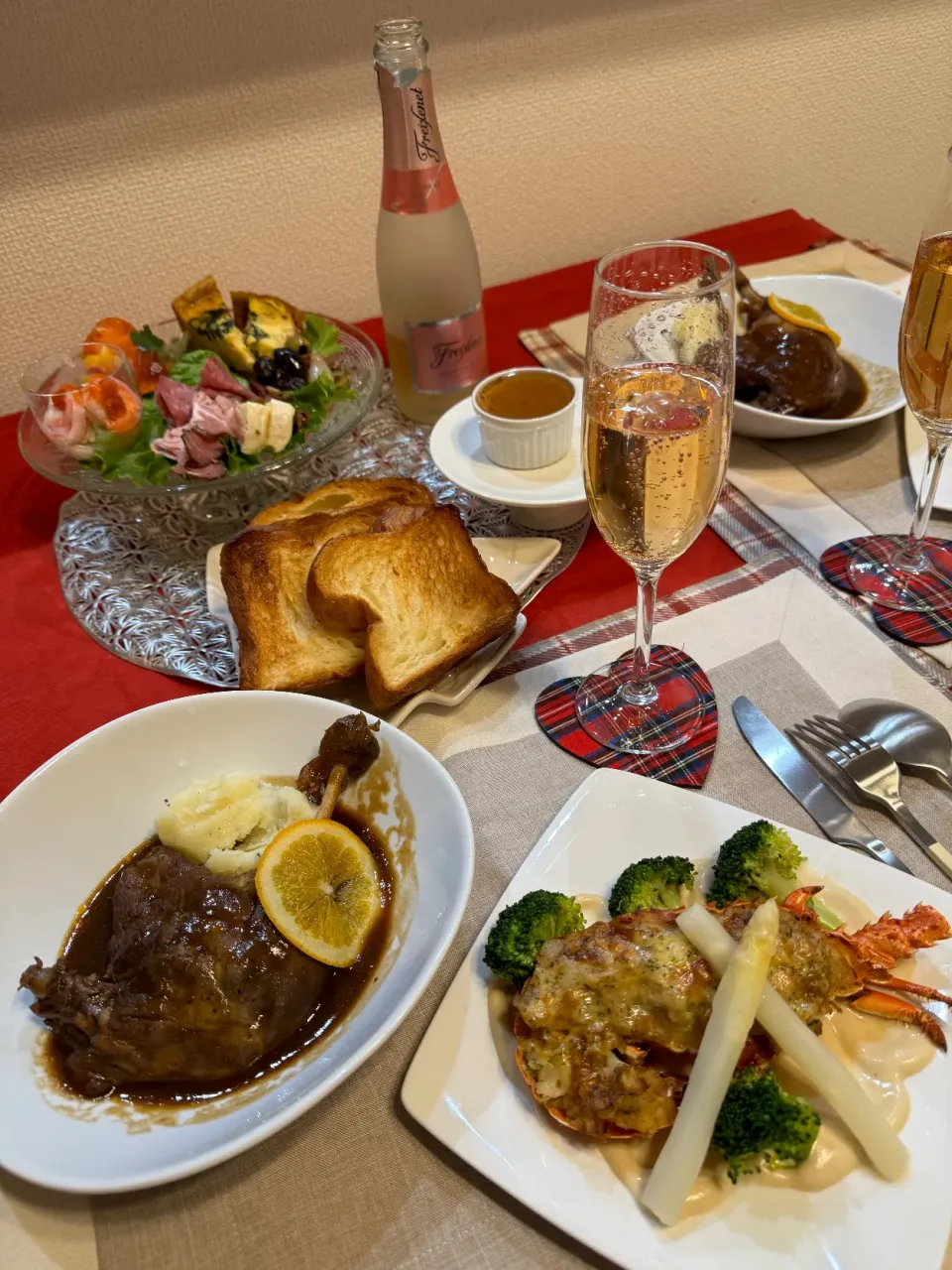 Snapdishの料理写真:クリスマスパーティーボックス♡|ゆーこりん♡さん