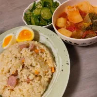 Snapdishの料理写真:いつもと違う味付けチャーハン🍚|Rinさん