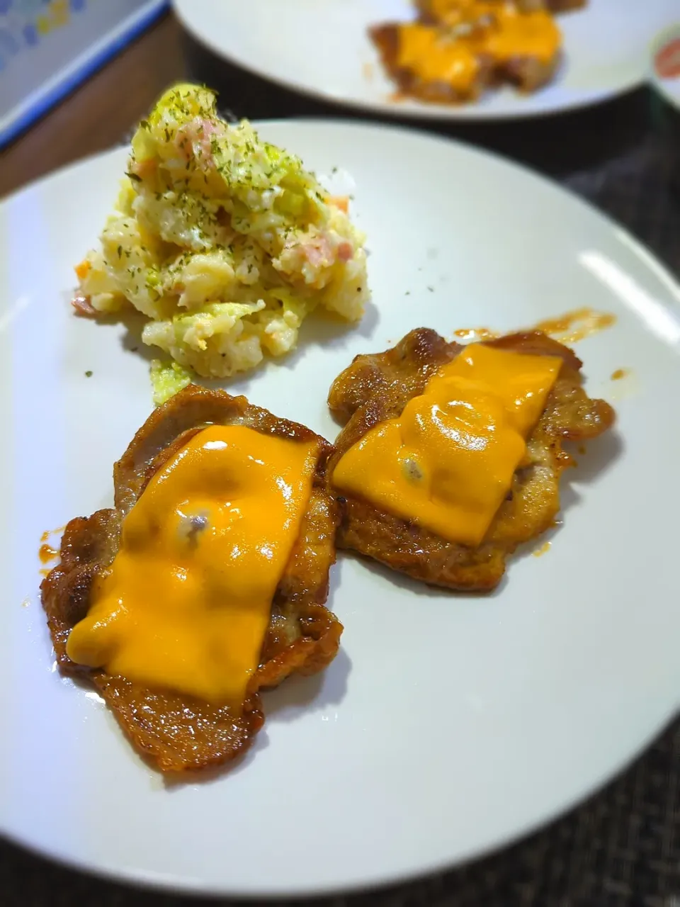 豚のチーズ生姜焼き、ポテトキャベツサラダ|テケテケさん