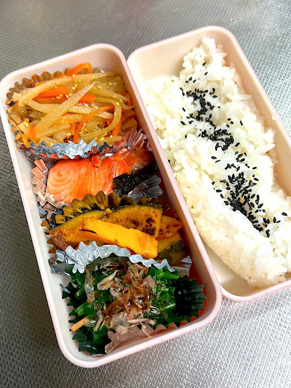 Snapdishの料理写真:焼き魚弁当|ぱんださん