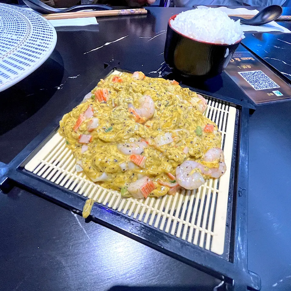 Snapdishの料理写真:黑松露炒滑蛋蝦仁|skyblueさん