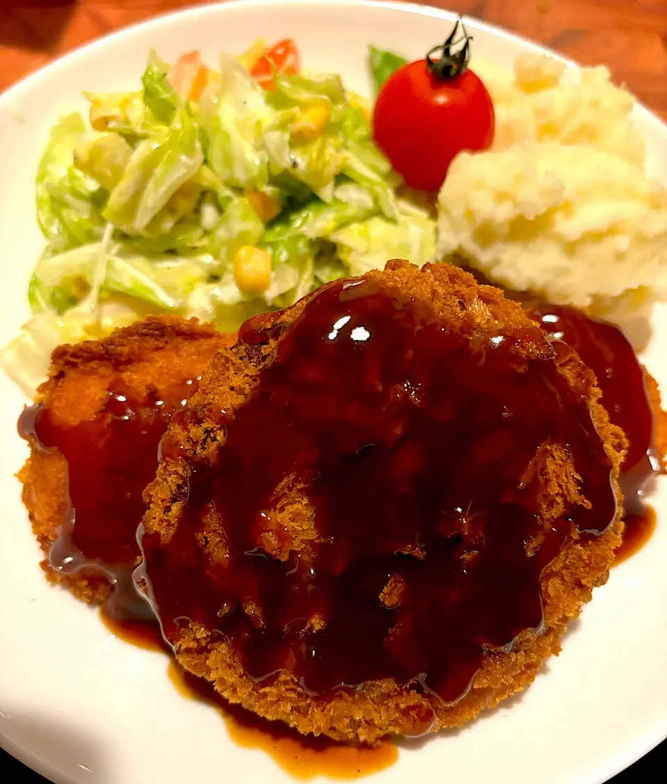 Snapdishの料理写真:キャベツメンチとチーズ入りチキンかつ|♡happyhalloween♡さん