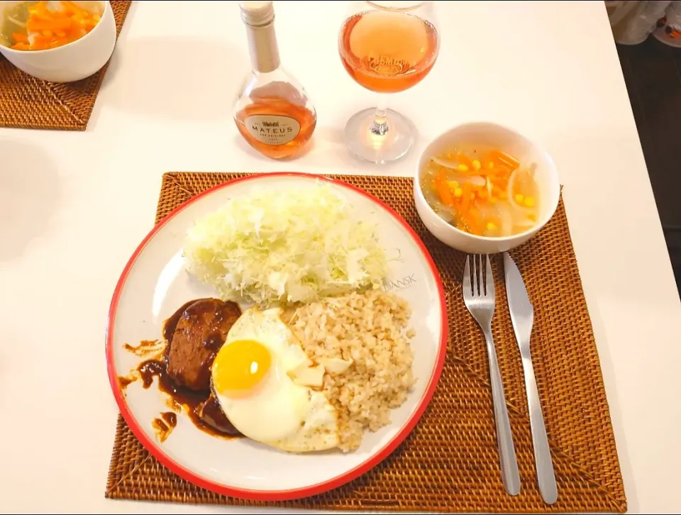 今日の夕食　SDモニター☆マテウス・ロゼ、ハンバーグ丼|pinknari🐰🌈さん