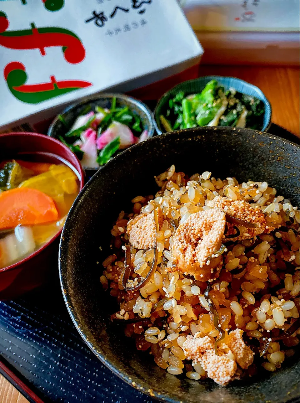 由美さんの料理 明太子と塩昆布の玄米炊き込みごはん🍚|にゃんぺこさん