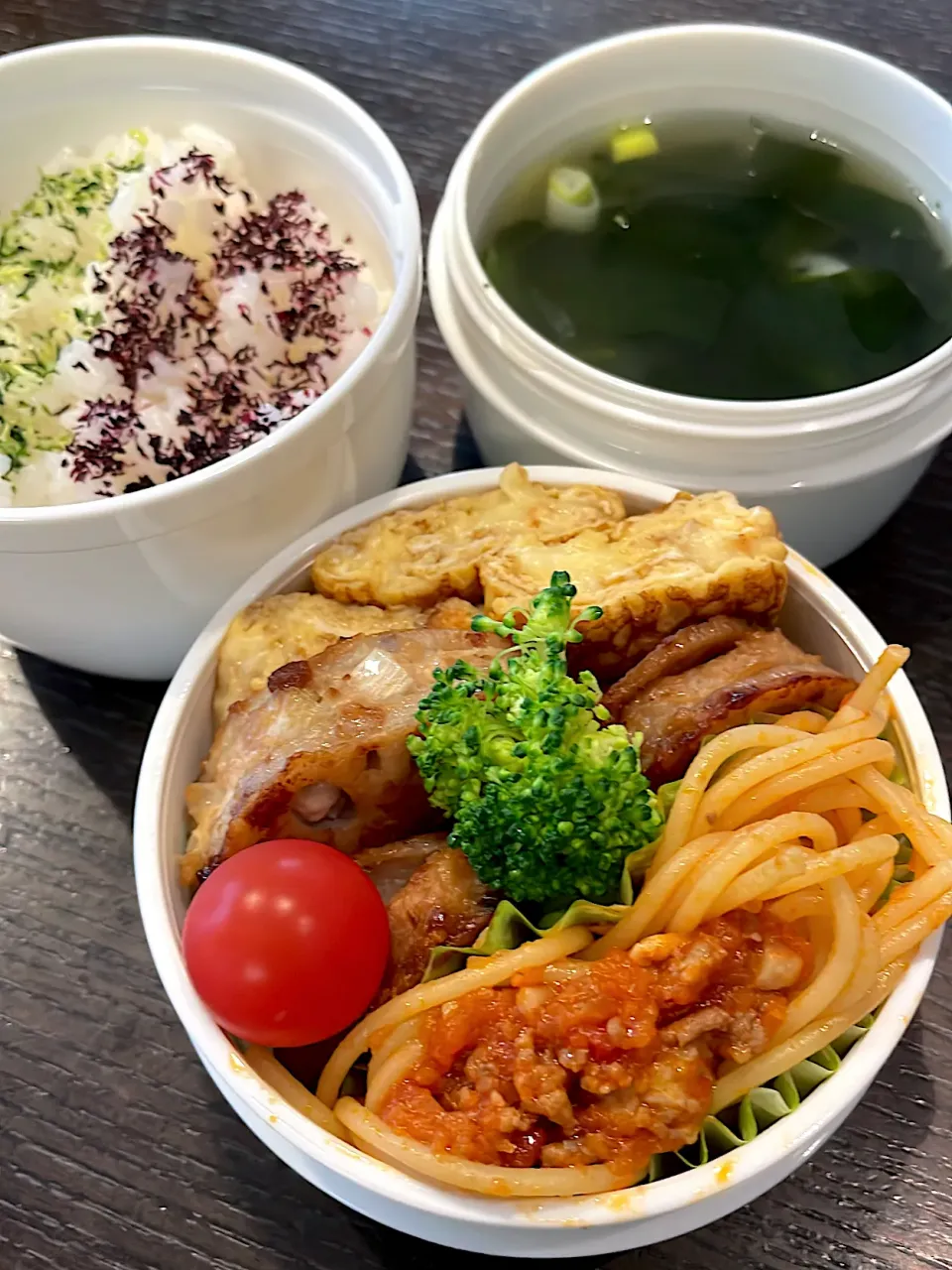 ミートパスタと蓮根の挟み焼き弁当|雑草シェリーさん