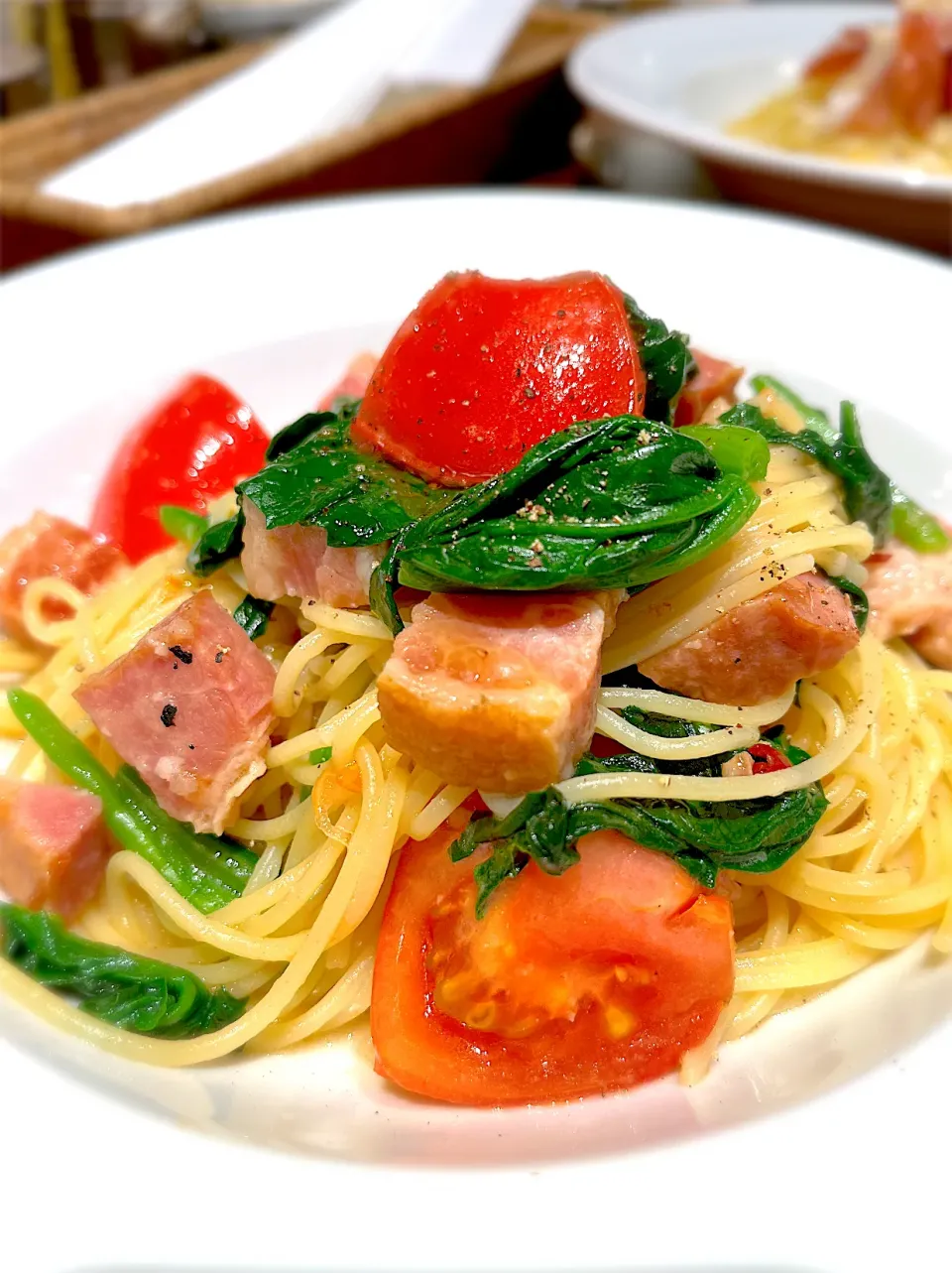 ほうれん草とベーコン🥬🥓🍝 HARBSにて|ナナさん