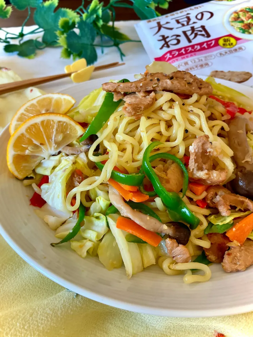 Snapdishの料理写真:大豆のお肉de塩糀焼きそば|スイーツポテトさん