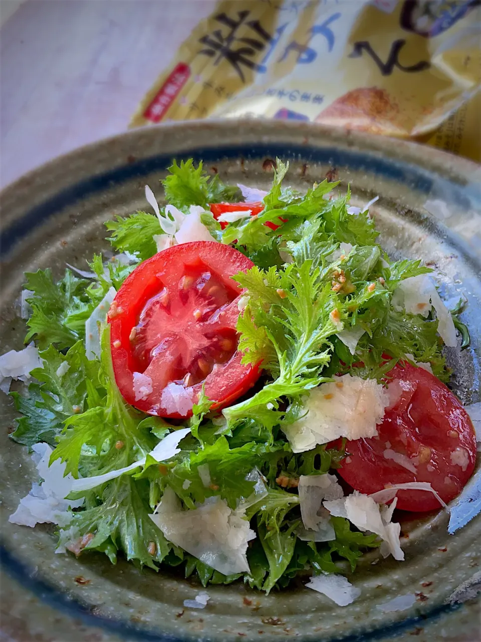 Snapdishの料理写真:わさび菜の粒みそサラダ|9421beruさん