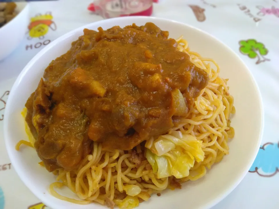 Snapdishの料理写真:カレー焼きそば😊|Mitsuhiro.Sさん