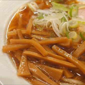 【1956年創業】
中華そば 共楽
竹の子そば (葱...