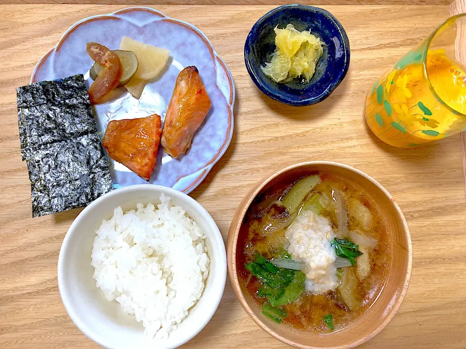 質素な朝ごはん😊|さくたえさん