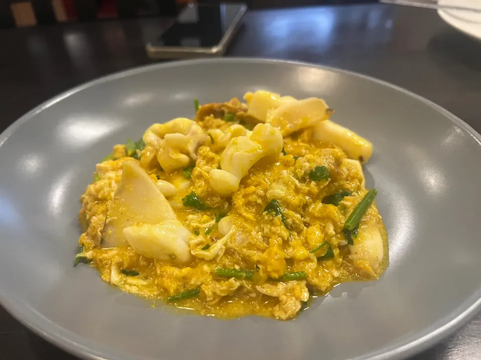 Cuttlefish with yellow curry|Yoku kuu kyaku daさん