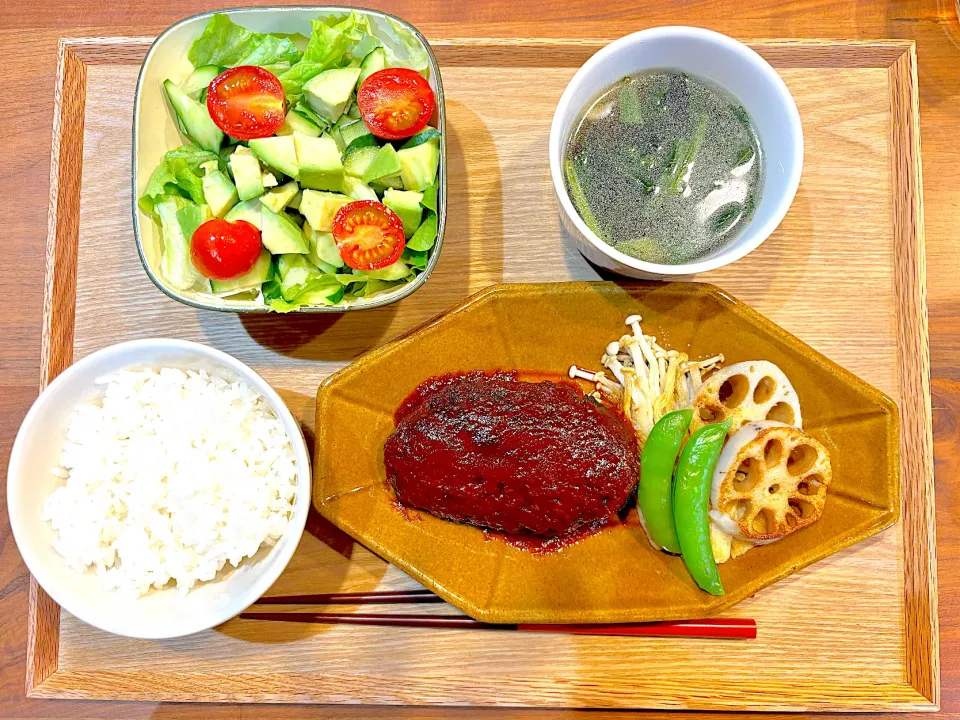 今日の夜ご飯(ハンバーグ、アボカドサラダ、ほうれん草スープ)|cocomikaさん