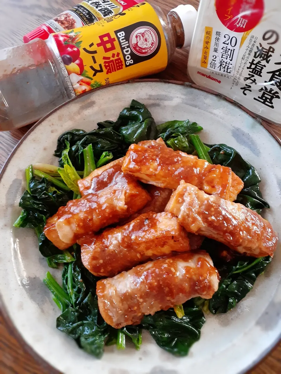 ちぢみほうれん草と肉巻き厚揚げ～🎶
ピリ辛万能味ソース味です🤗|fumfumさん