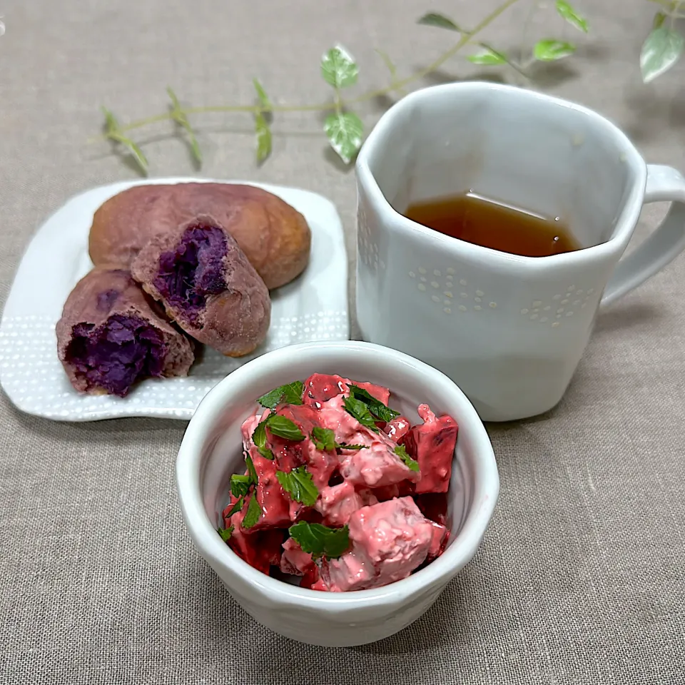 Snapdishの料理写真:ピンクな朝食|くまちゃんさん