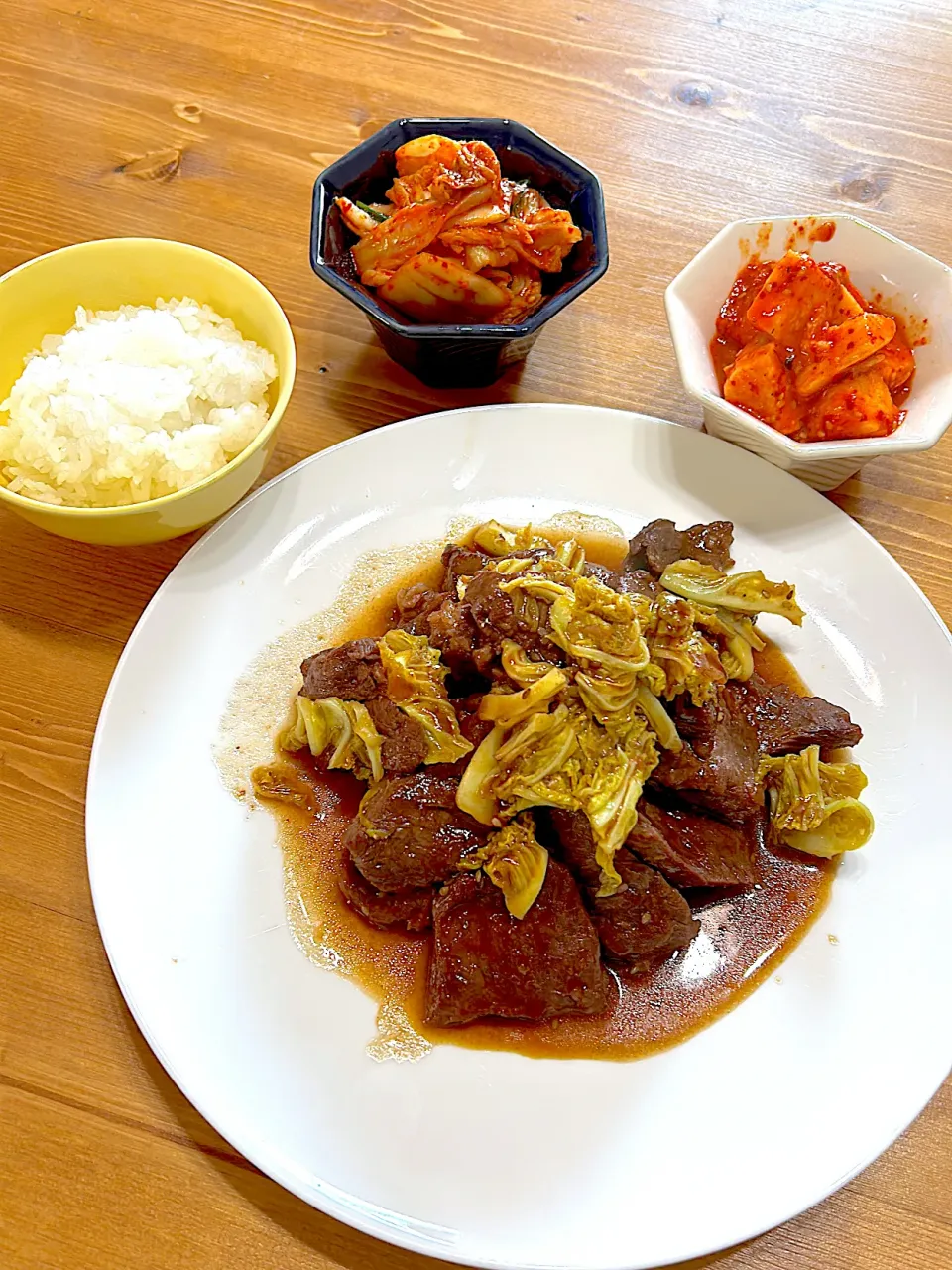 今日の朝ごはんです。(^^)朝から焼き肉定食|地蔵菩薩さん