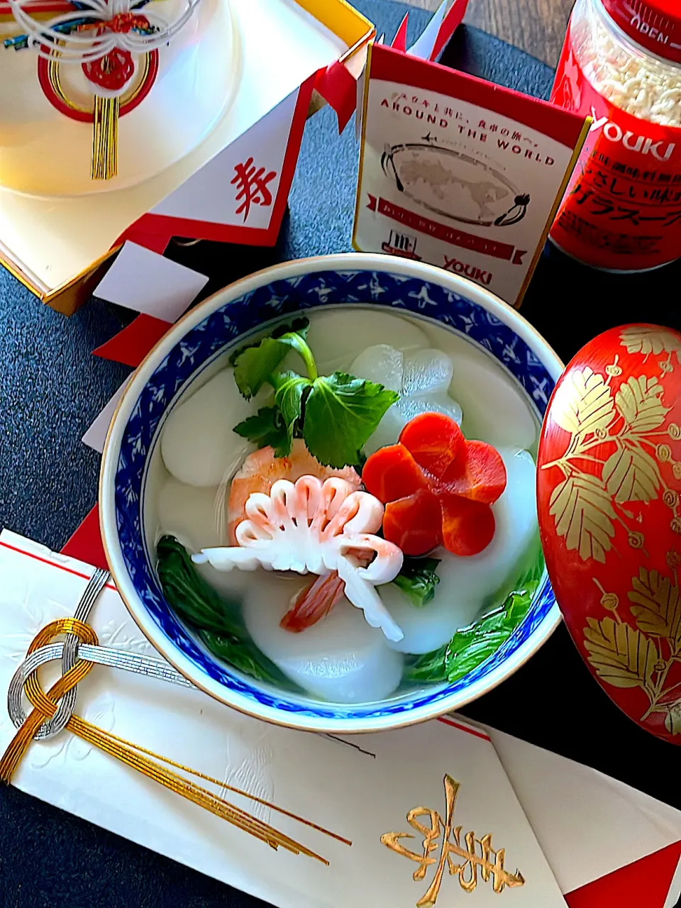 🎍トックでお雑煮~おいしい世界ごはん🌍
フライングだけど念願達成♪( ´▽｀)|とんちんさん