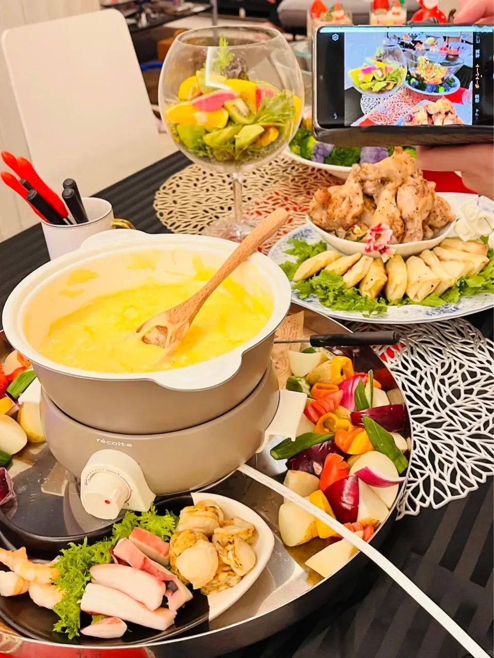 Snapdishの料理写真:ｸﾘｽﾏｽ❤︎dinner🔔💕

💖ﾎｰﾑﾊﾟｰﾃｨｰ💖
cheese🫕fondue。。|mamacoさん