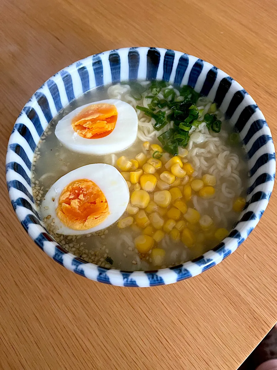 Snapdishの料理写真:今日のお昼ごはん~マルちゃん塩ラーメン~|ゆかｕさん