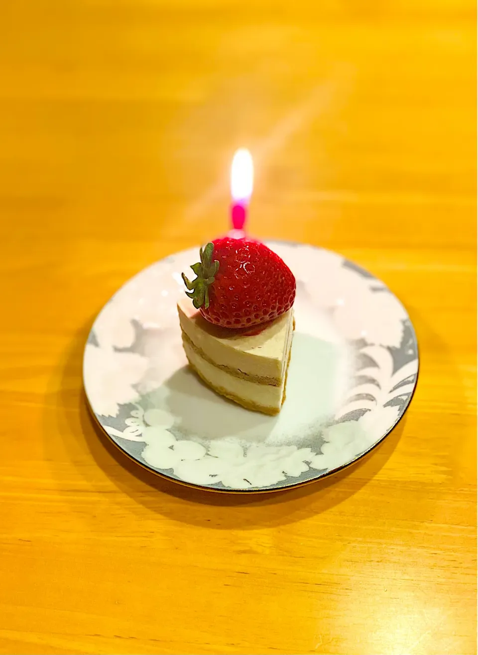 お誕生日🎂ローショートケーキ🍰|みうのすけさん