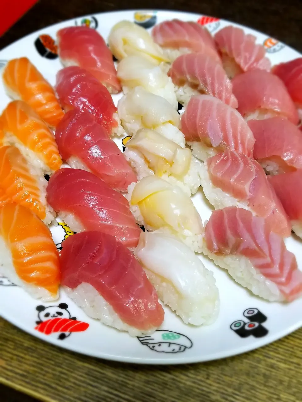 にぎり寿司色々🍣|ぱんだのままんさん