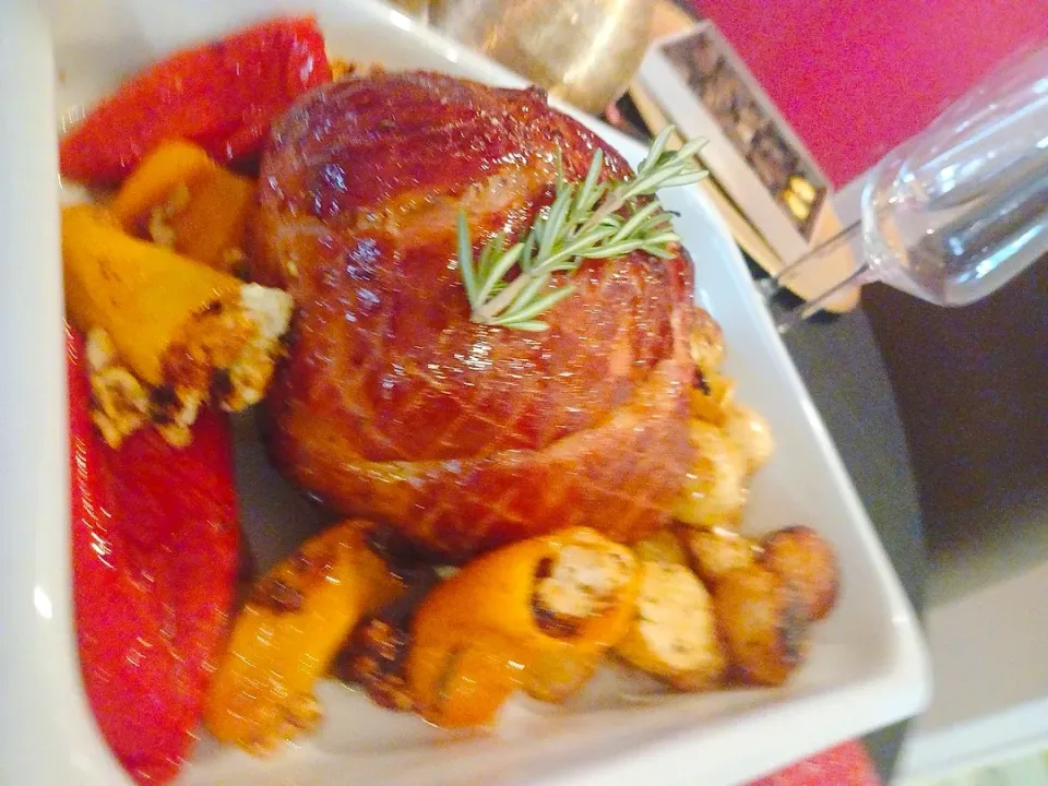 Snapdishの料理写真:Gammon  and stuffed peppers|celeka goqwanaさん