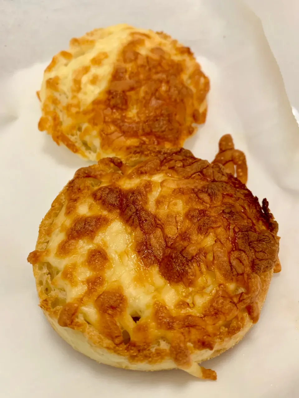 Good Morning New Year’s Eve with English Muffin Garlic Cheddar Toast|gonbenさん