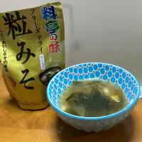 ワカメ入り豆腐味噌汁|めしおさん