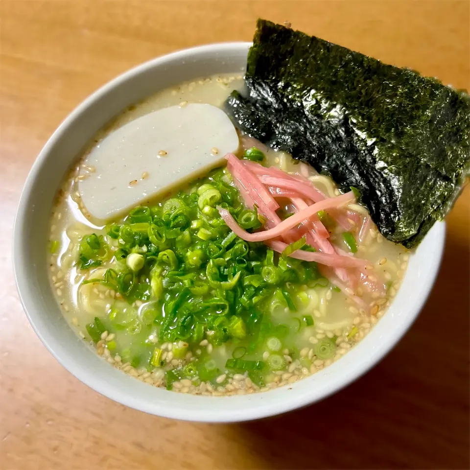 セロリ塩とんこつラーメン|deekay71さん