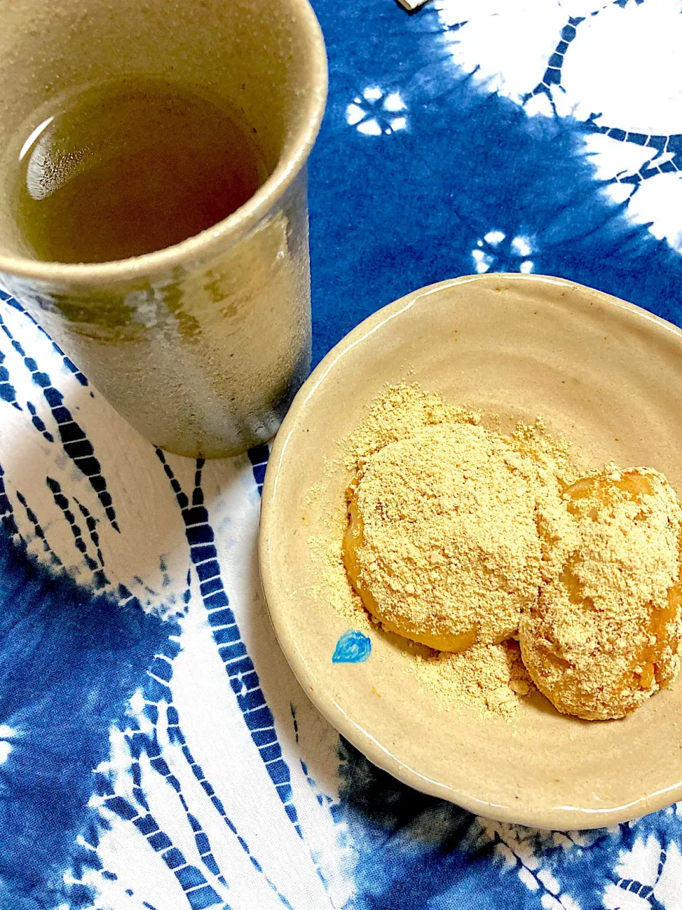 きな粉餅とほうじ茶ʕ͙•̫͑͡•ʔͦʕͮ•̫ͤ͡•ʔ͙|さくたえさん