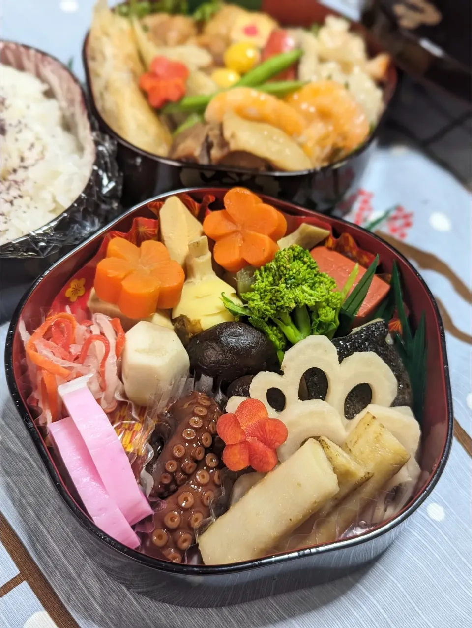 Snapdishの料理写真:本日のお弁当〜お正月バージョン弁当|f.1125beさん