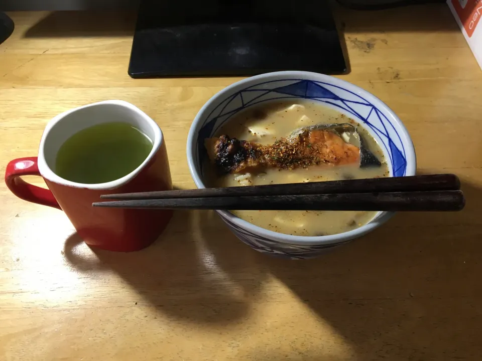 超簡単石狩鍋おじや、熱い日本茶(朝ご飯)|enarinさん