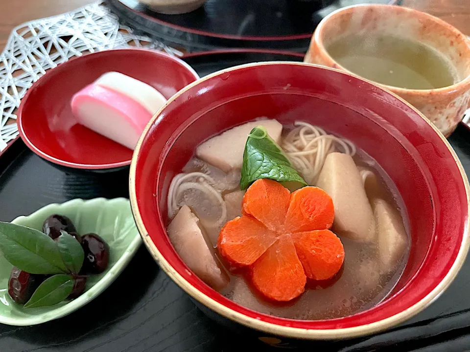 お雑煮の残りで煮麺ランチ|n_nさん