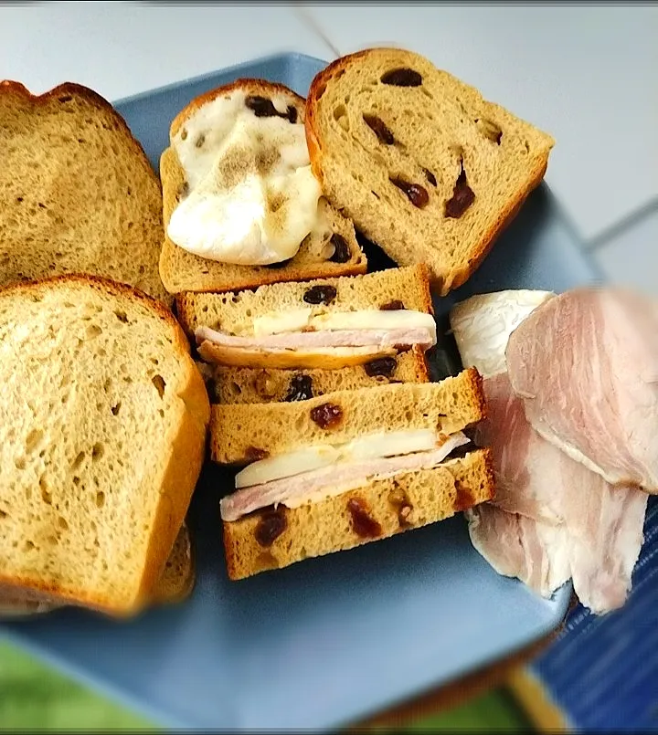 初焼き上げ低糖質パンと自家製ハムのサンドイッチ|setuさん