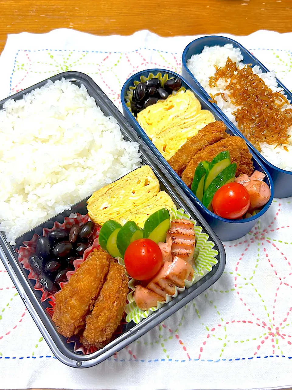 お肉屋さんのコロッケ弁当|アッキーさん